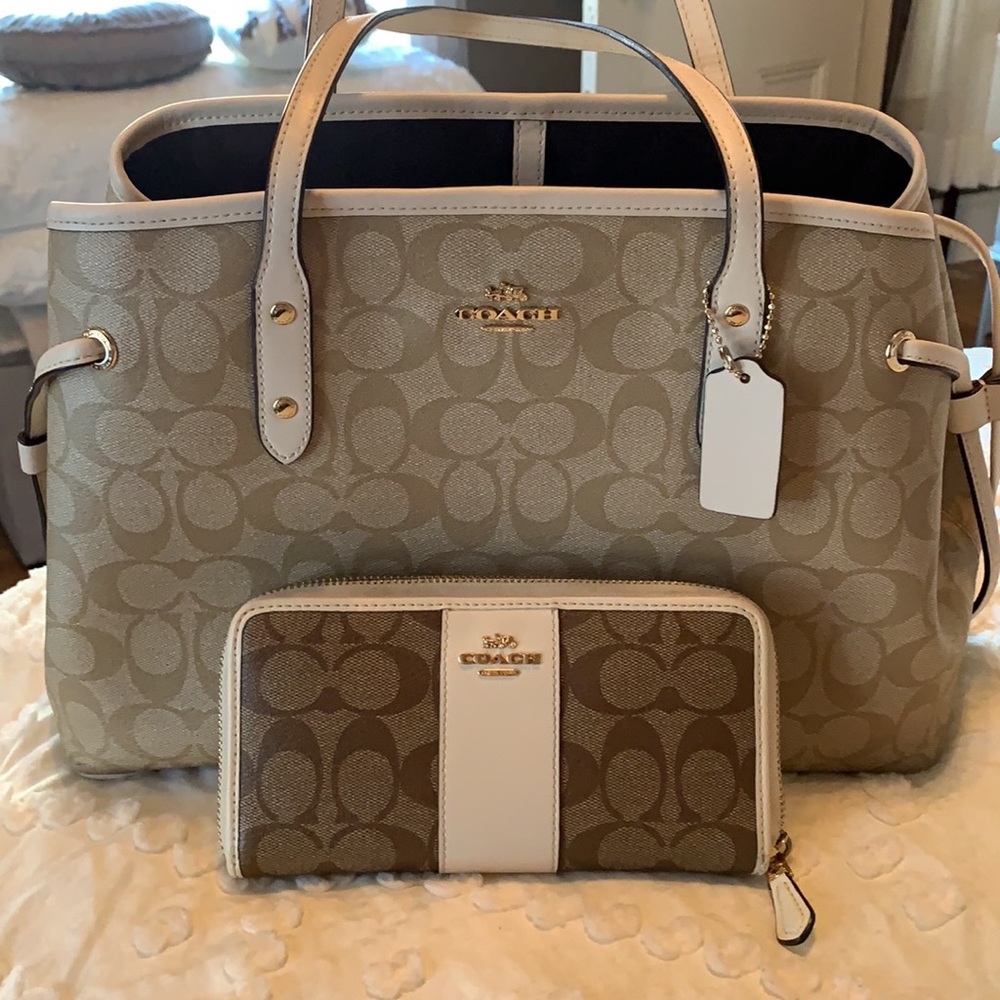 Coach Signature Drawstring Carryall Shoulder Bag